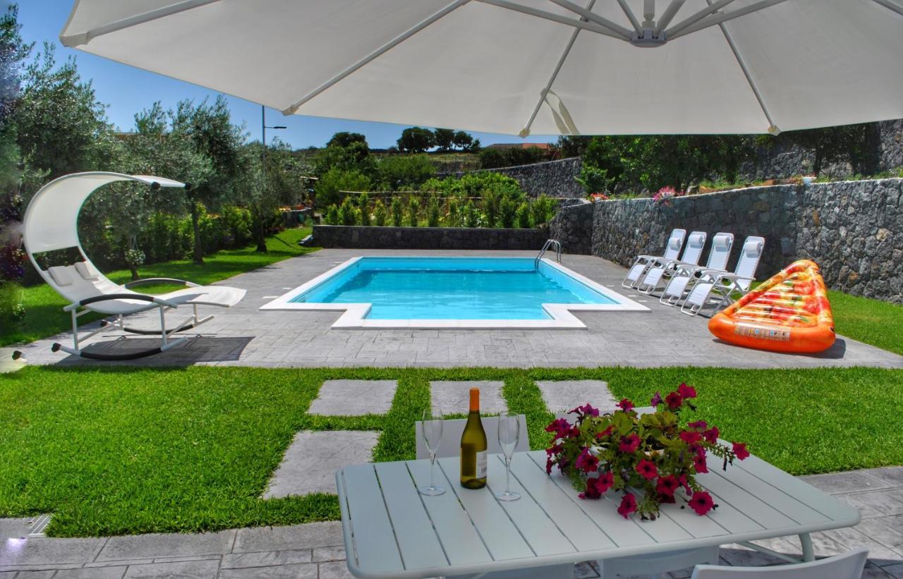 Villa Dedalisa By Holidayngo Acireale Exterior photo